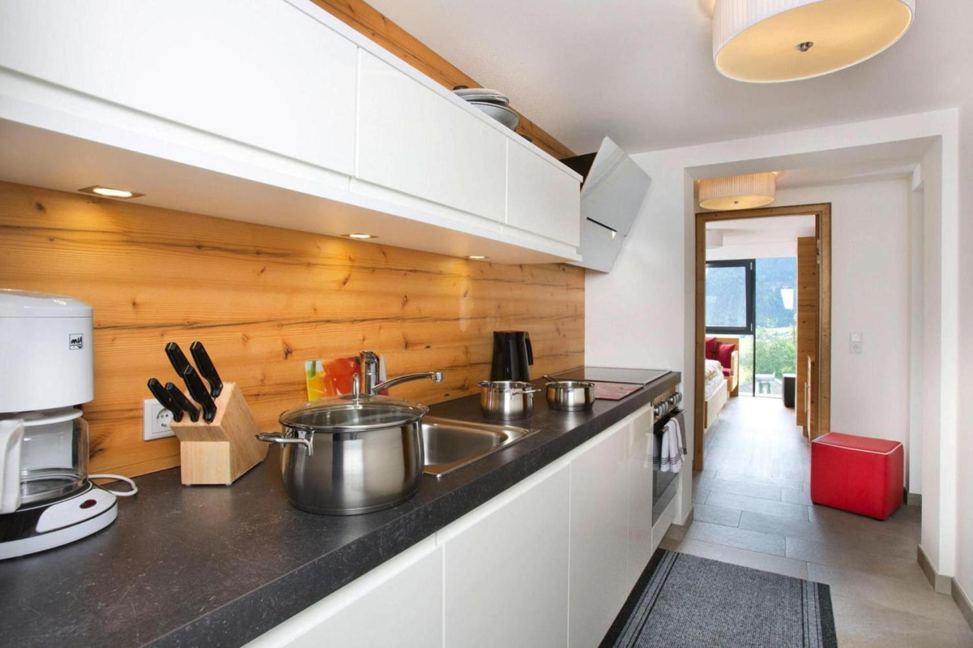 Apartment In Neukirchen With A Balcony Neukirchen am Großvenediger Buitenkant foto