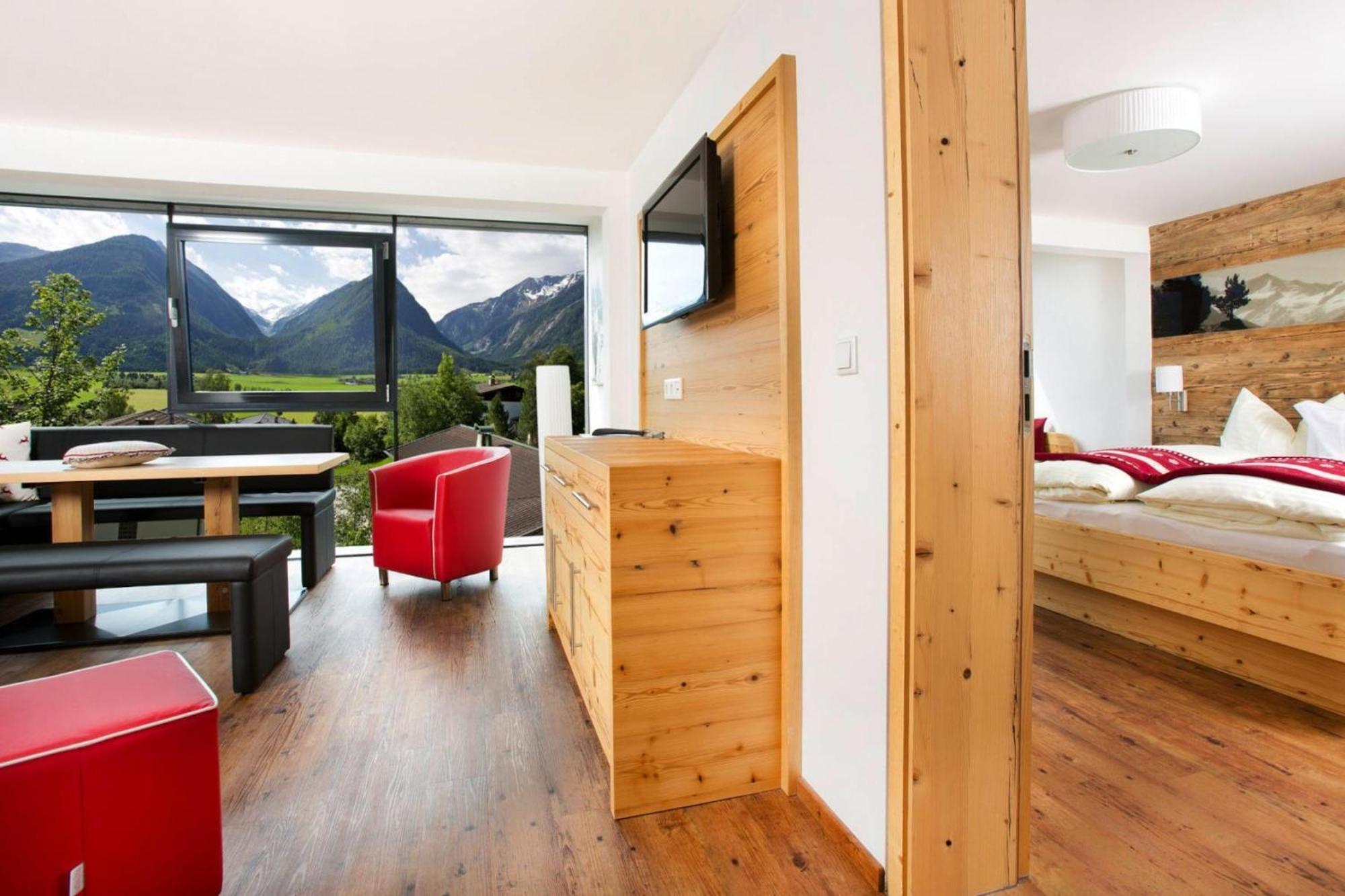 Apartment In Neukirchen With A Balcony Neukirchen am Großvenediger Buitenkant foto