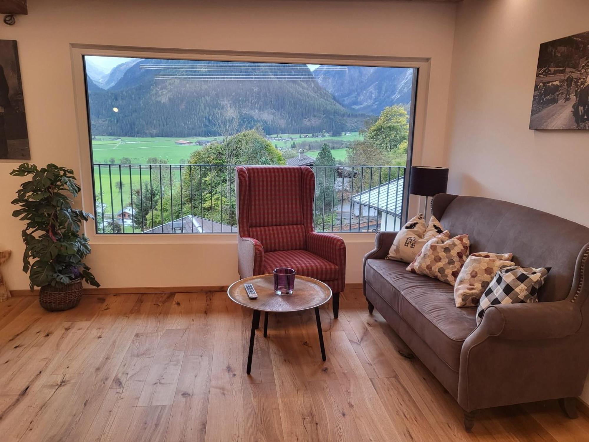 Apartment In Neukirchen With A Balcony Neukirchen am Großvenediger Buitenkant foto